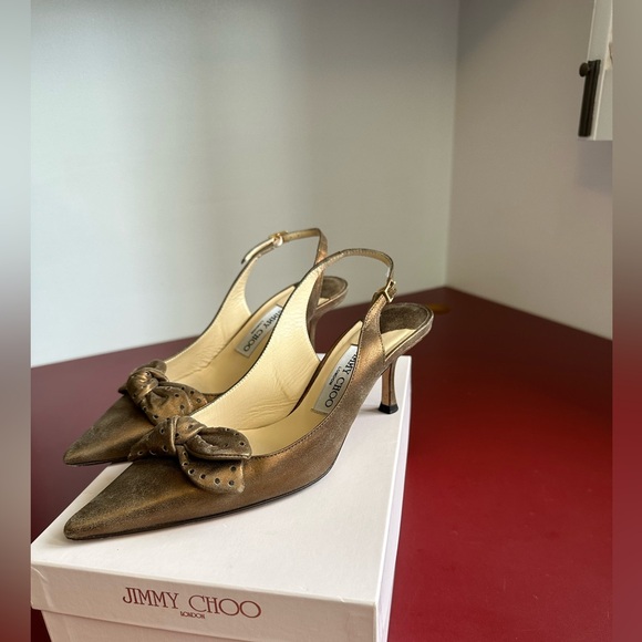 Size 37 1/2 Jimmy Choo Bronze Slingbacks with Point Toe and Bow. - Picture 4 of 10